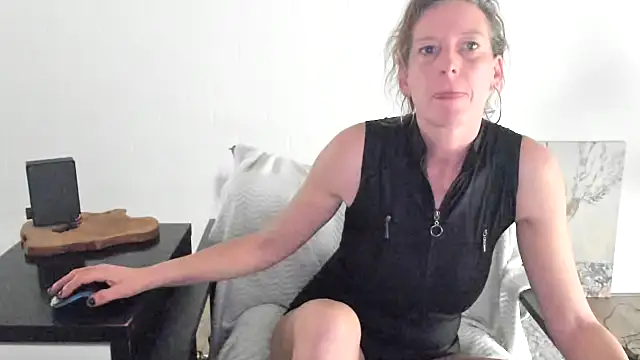 MendiPetite's cam snapshot