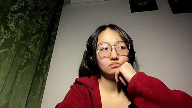 LinaClous live sex cam