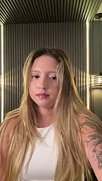 MiaPetit_'s cam snapshot