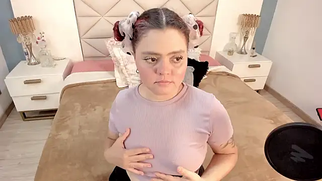 Twwiiggy live sex cam