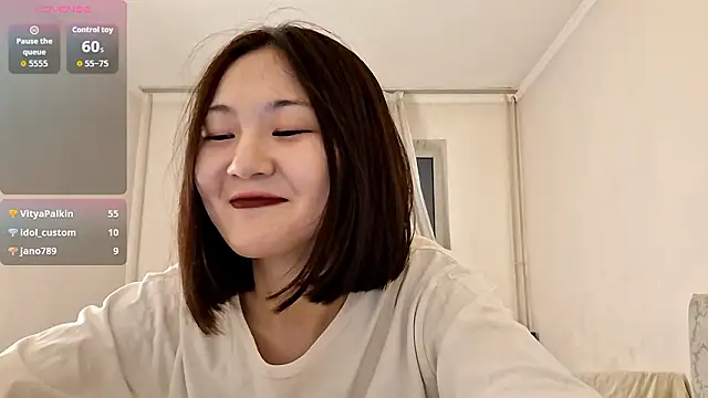 Lyndasilk's cam snapshot