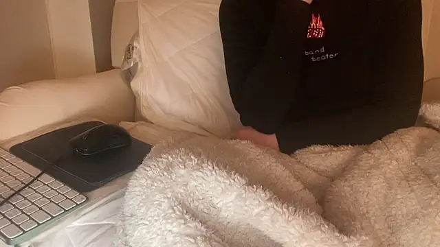 18yoteenvirgin's cam snapshot