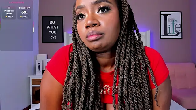 Britanymooree's cam snapshot