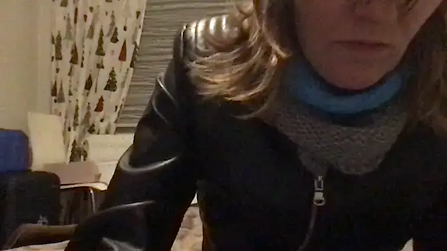 MeluaMauritius's cam snapshot