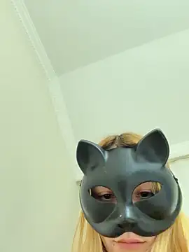 tinyhornygirl live sex cam