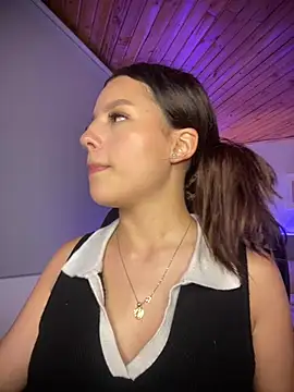 Sofia18_pinkk's cam snapshot