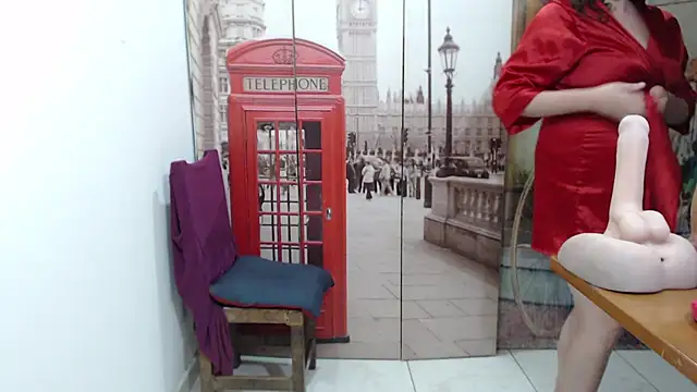 curly_greeneyed's cam snapshot