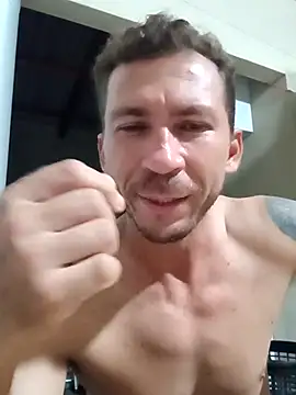 RobertoLuiz84 live sex cam