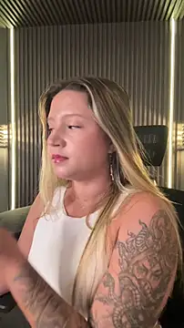 MiaPetit_ live sex cam