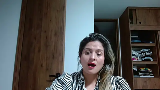 linda-mature43's cam snapshot