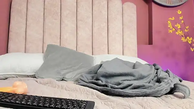 Miaa_Adams_'s cam snapshot