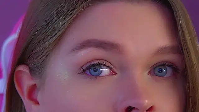 CrystalLyons's cam snapshot