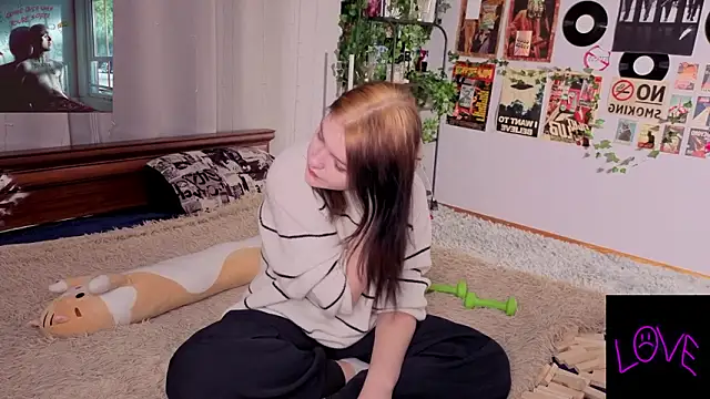 BevHanni's cam snapshot