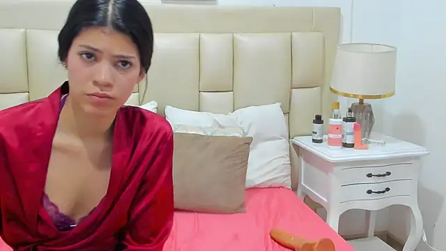 SkinnyGirl_28's cam snapshot