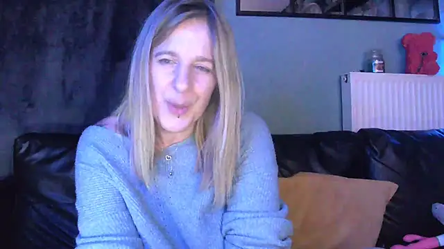 Delichieuse5's cam snapshot