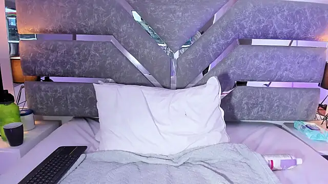 Slut_Milf_'s cam snapshot