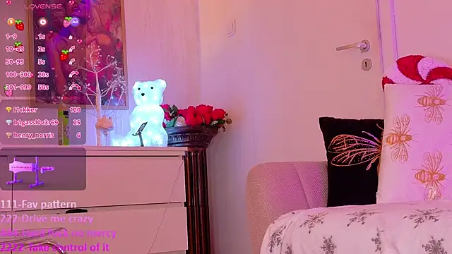 TiaBelle's cam snapshot