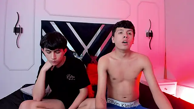 hoot_booys_'s cam snapshot