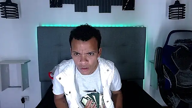 William_Lewis's cam snapshot