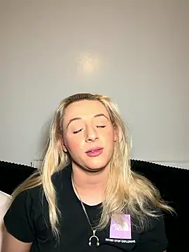 Strongqueen's cam snapshot