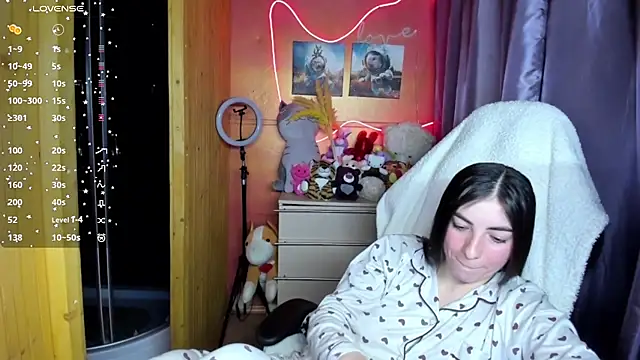 Fiery_Brunette_'s cam snapshot