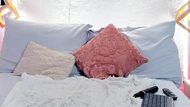 sarah_salis_'s cam snapshot