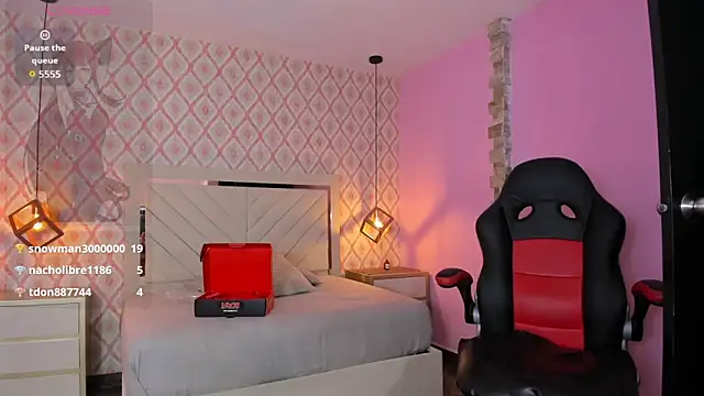 CHRISTY_TEIGEN4's cam snapshot