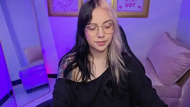 Hela_v's cam snapshot