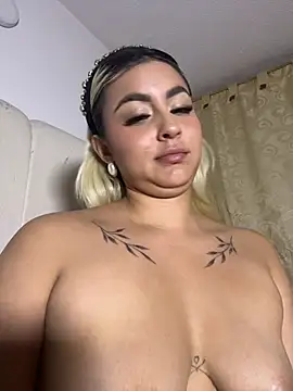 Elina_Hills's cam snapshot