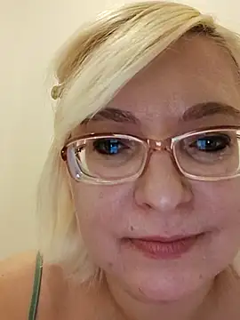 VikaKing live sex cam