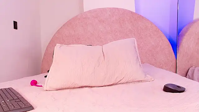 lilylovely_'s cam snapshot