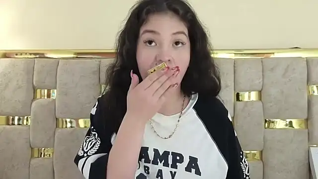 lilimini032's cam snapshot