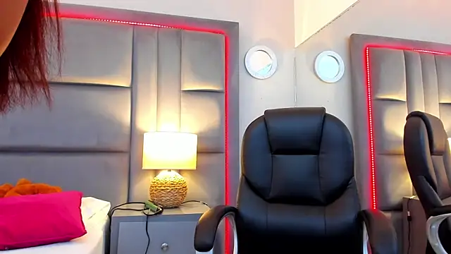 GabyMoreau's cam snapshot