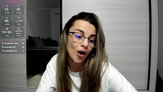 SweetViperr's cam snapshot