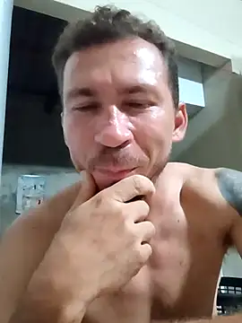 RobertoLuiz84 live sex cam
