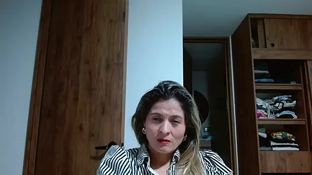 linda-mature43's cam snapshot