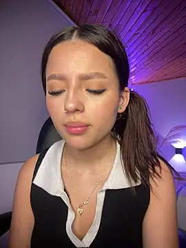 Sofia18_pinkk live sex cam