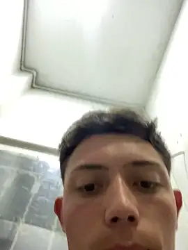 santiObrero live sex cam