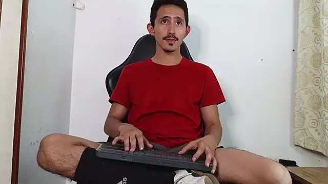 HomeAloneK's cam snapshot