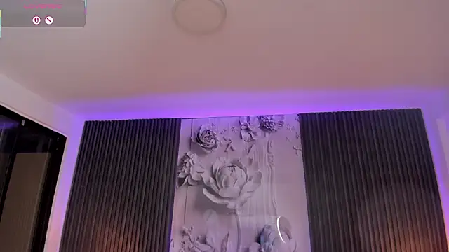 ShaniaDaniels's cam snapshot