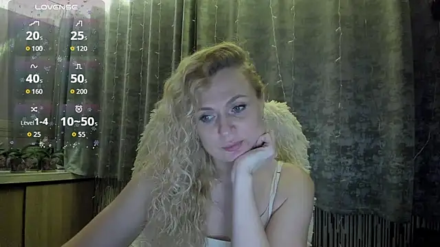 LanaLight_x's cam snapshot