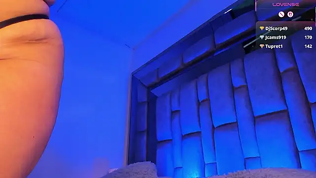 MaddyGray_'s cam snapshot