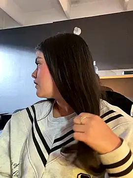 Camila_Duarte2's cam snapshot