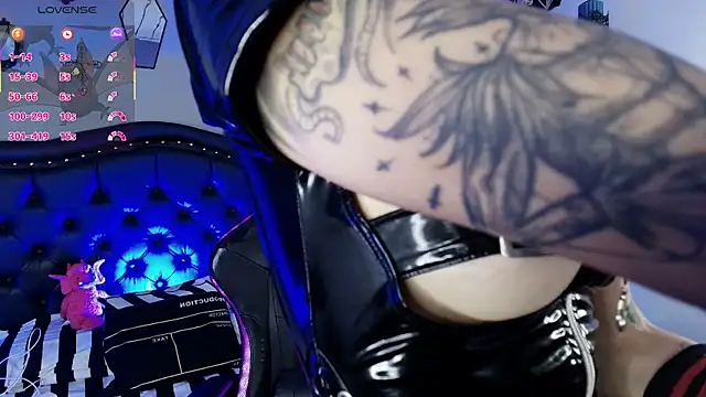 IsisRaichuu_ live sex cam