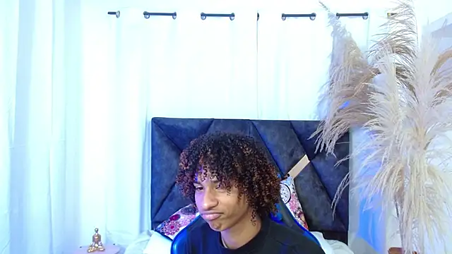 angelll18_'s cam snapshot