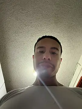 DominickVegas live sex cam