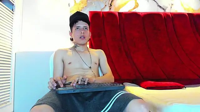 ESTEBAN_2102's cam snapshot