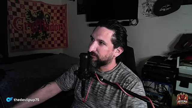 DevilPup75_'s cam snapshot