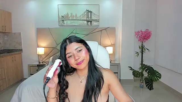 issi_loren's cam snapshot