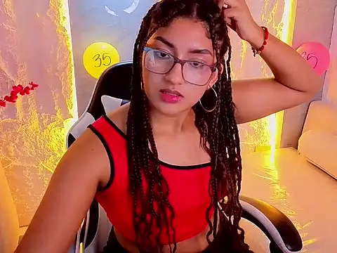 isabella_tp's cam snapshot